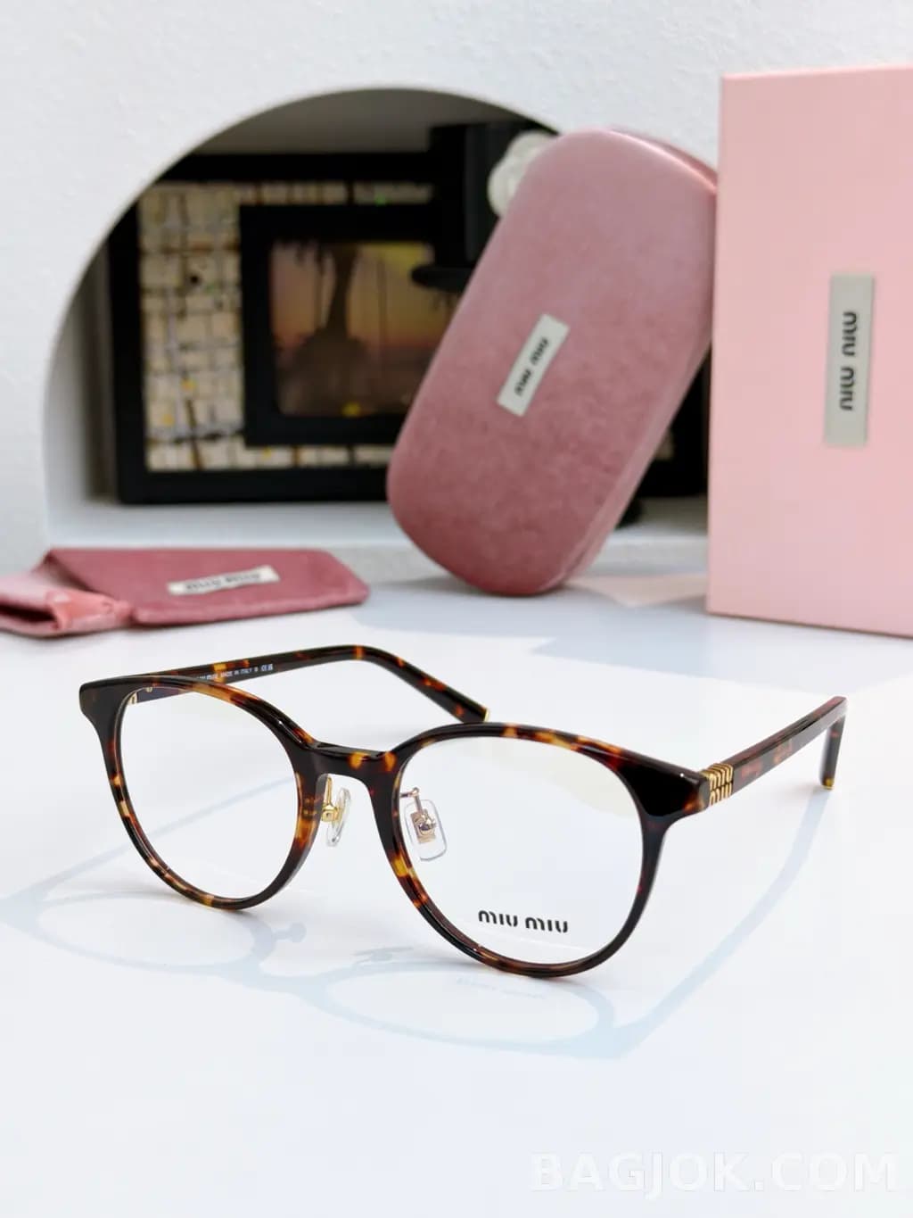 미우미우 MIU MIU Round Cat-Eye 안경 상세 이미지