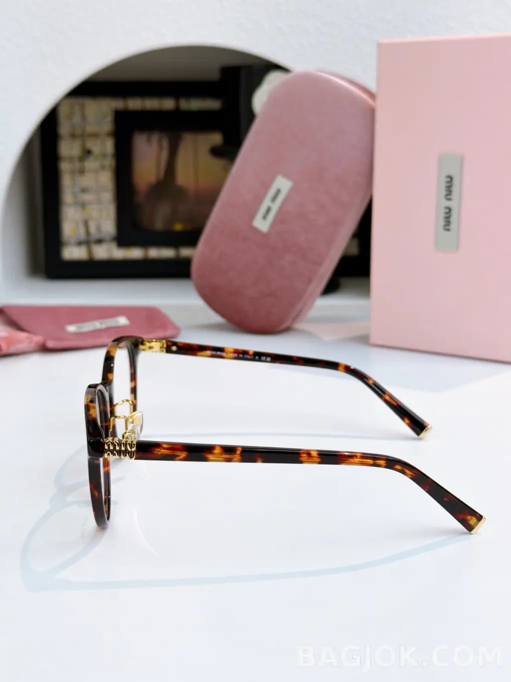 미우미우 MIU MIU Round Cat-Eye 안경 상세 이미지