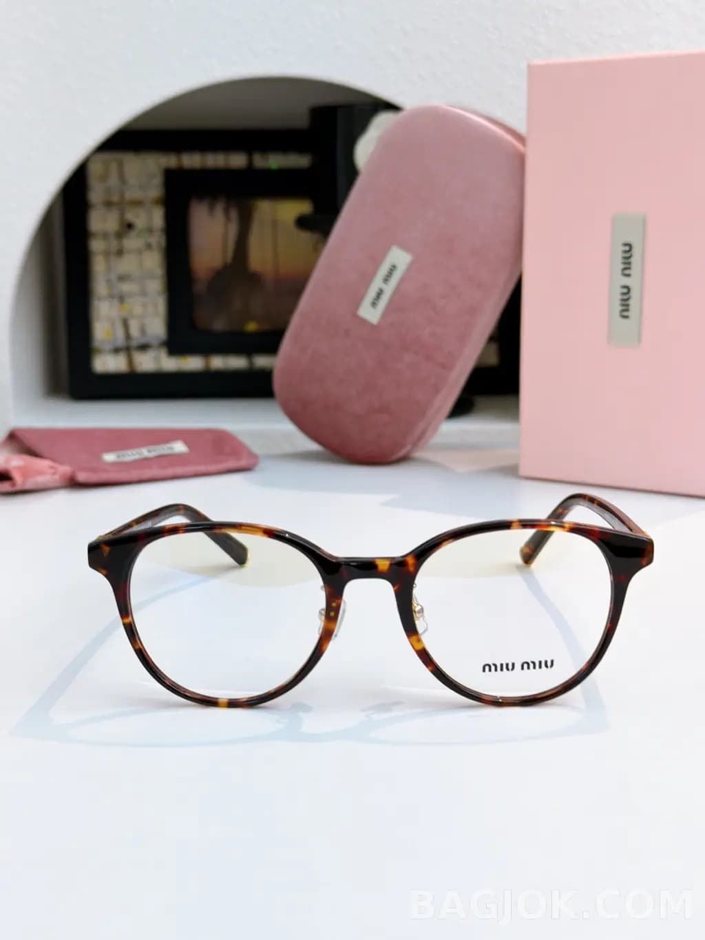 미우미우 MIU MIU Round Cat-Eye 안경 상세 이미지