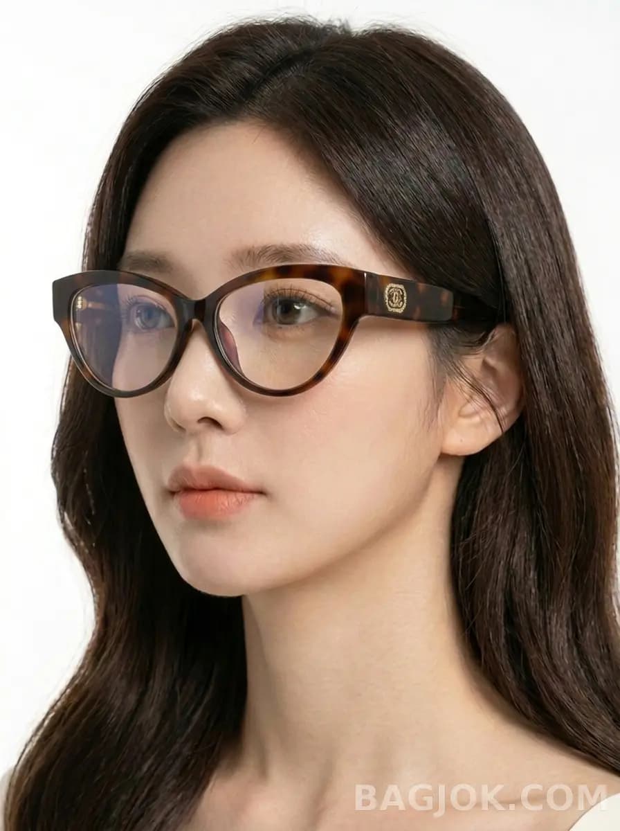 CHANEL Tortoiseshell Cat-Eye CC Logo 안경_대표이미지