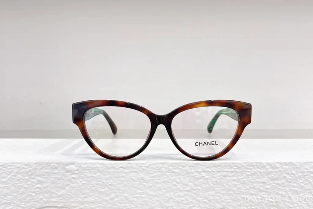 샤넬 CHANEL Tortoiseshell Cat-Eye CC Logo 안경 상세 이미지