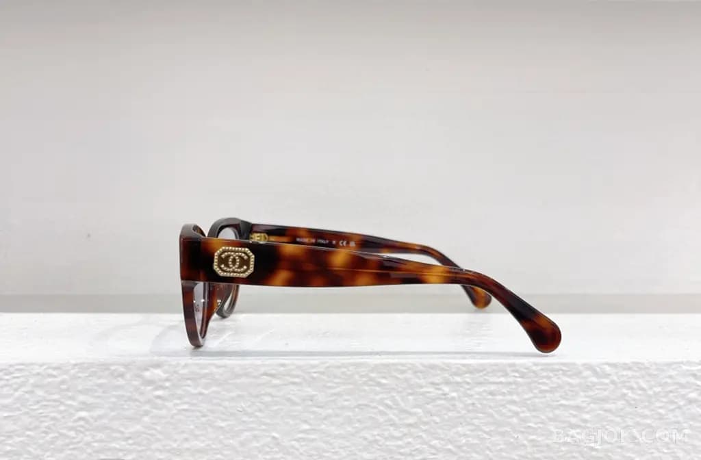 샤넬 CHANEL Tortoiseshell Cat-Eye CC Logo 안경 상세 이미지