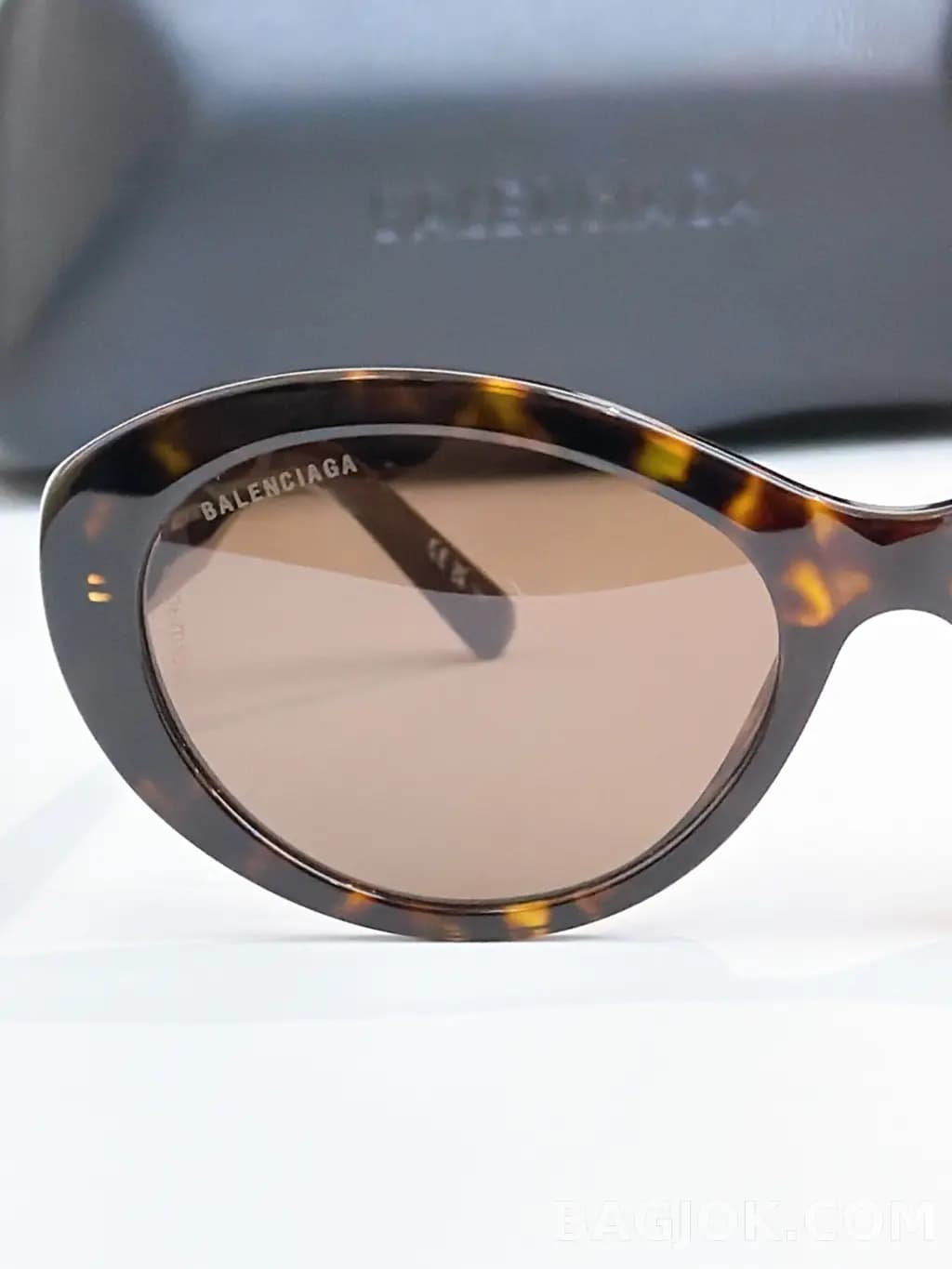 발렌시아가 BALENCIAGA Oval Cat-Eye Sunglasses 상세 이미지