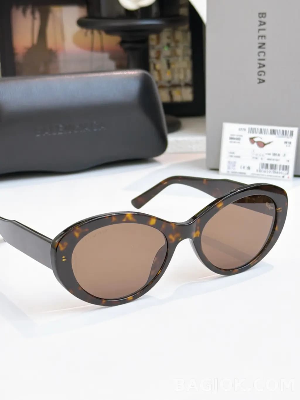 발렌시아가 BALENCIAGA Oval Cat-Eye Sunglasses 상세 이미지