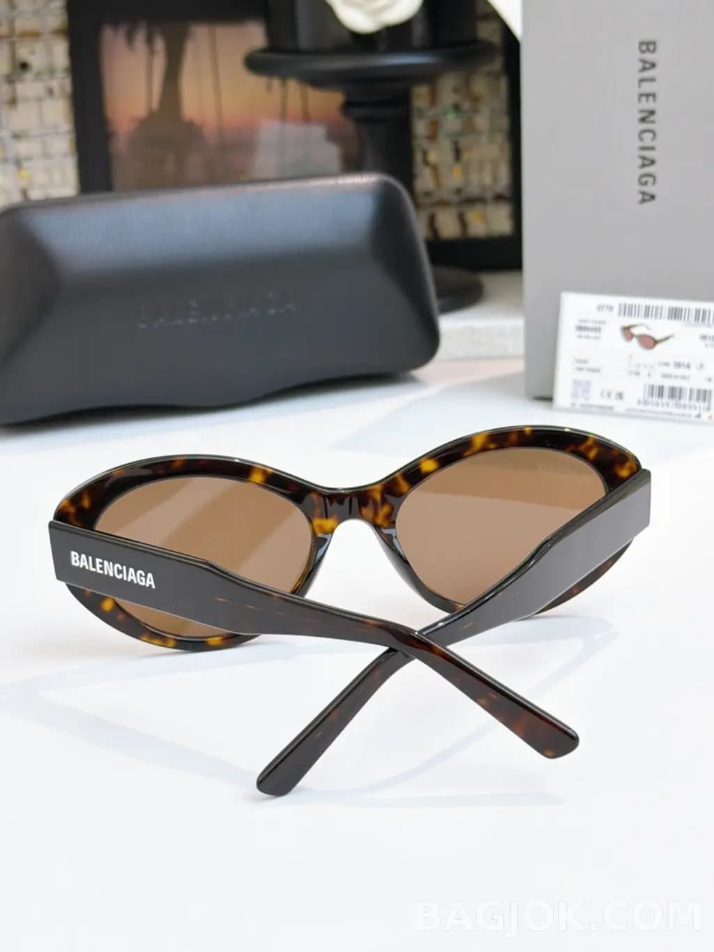 발렌시아가 BALENCIAGA Oval Cat-Eye Sunglasses 상세 이미지