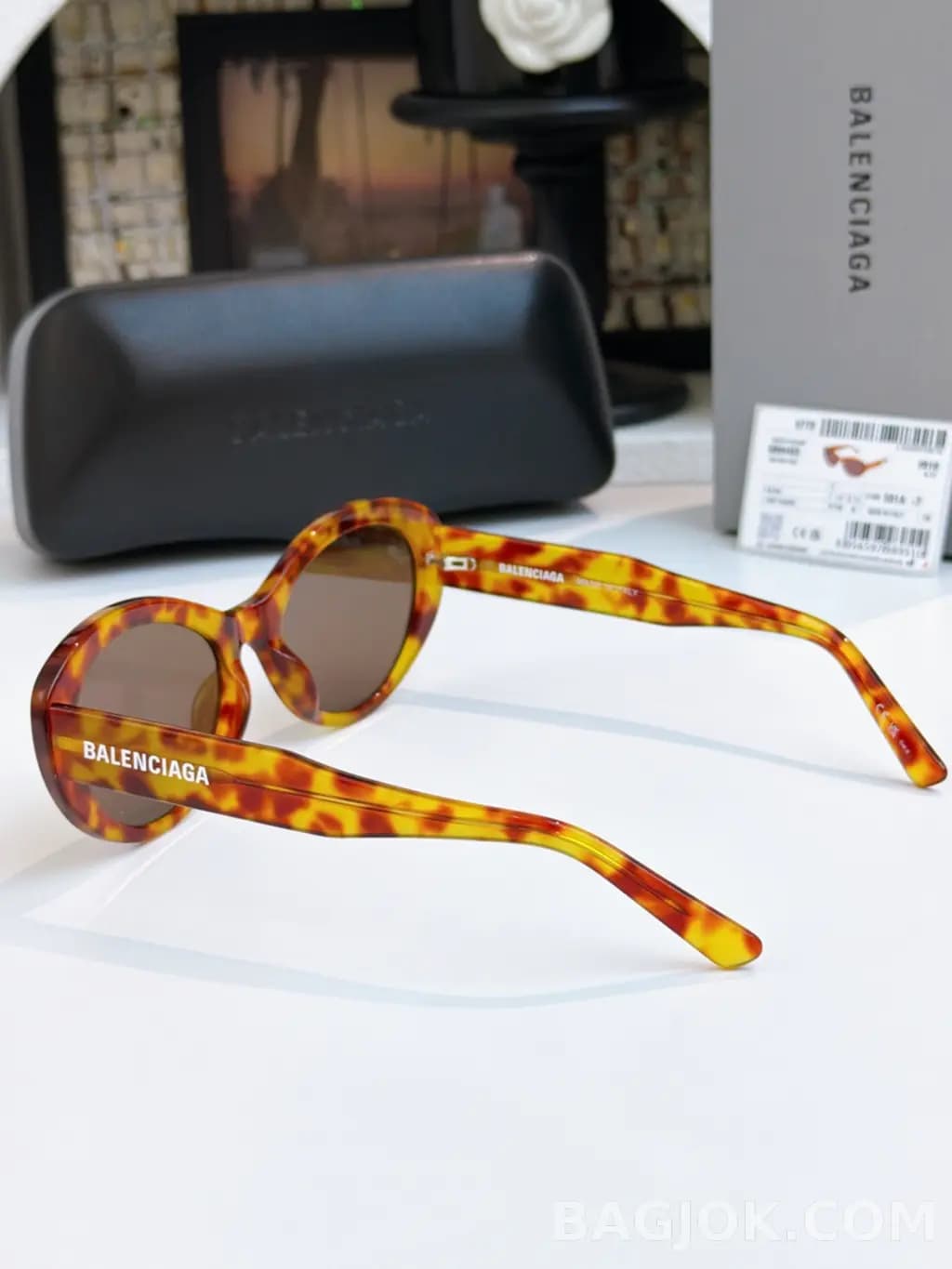 발렌시아가 BALENCIAGA Oval Cat-Eye Sunglasses 상세 이미지