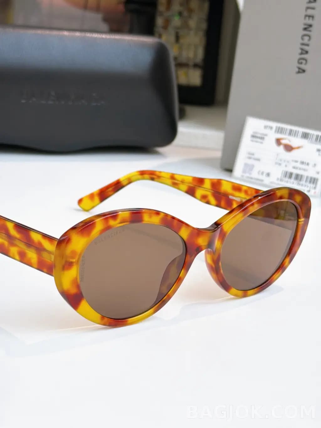 발렌시아가 BALENCIAGA Oval Cat-Eye Sunglasses 상세 이미지