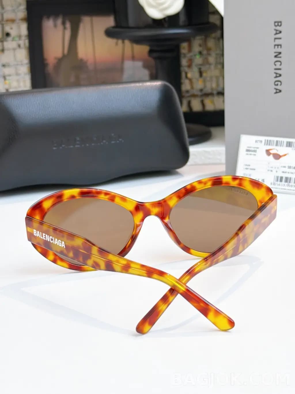 발렌시아가 BALENCIAGA Oval Cat-Eye Sunglasses 상세 이미지