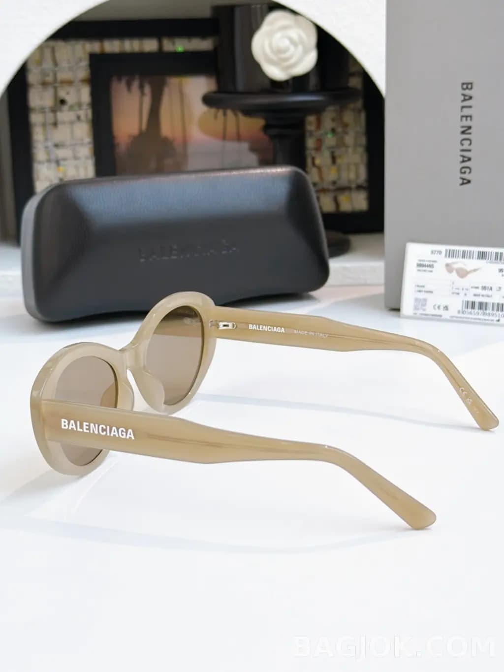 발렌시아가 BALENCIAGA Oval Cat-Eye Sunglasses 상세 이미지