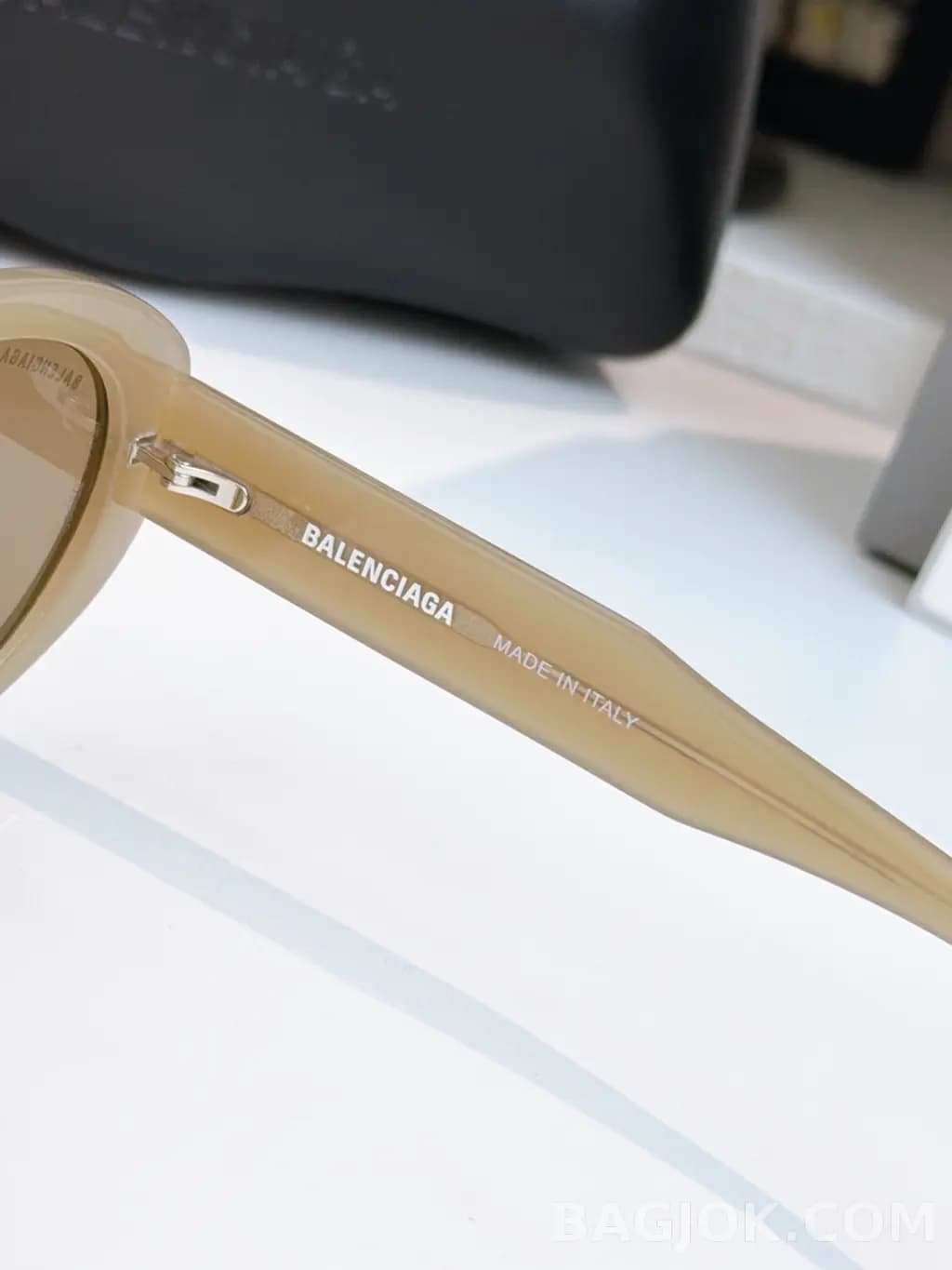 발렌시아가 BALENCIAGA Oval Cat-Eye Sunglasses 상세 이미지