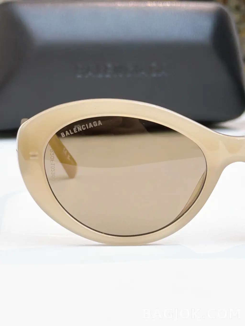 발렌시아가 BALENCIAGA Oval Cat-Eye Sunglasses 상세 이미지