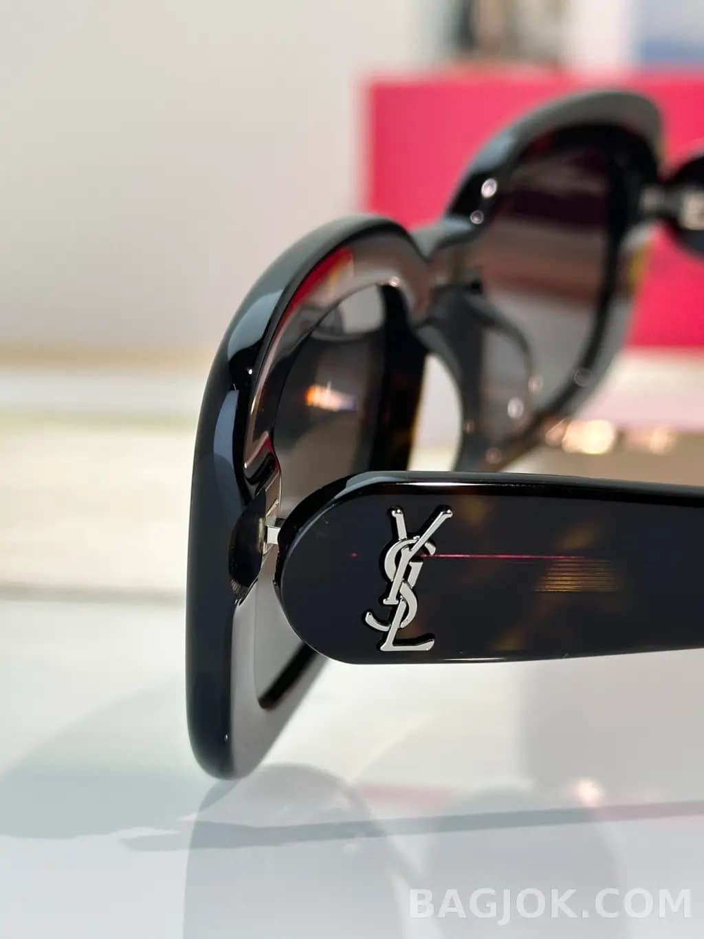 생로랑 SAINT LAURENT Rectangular Tortoise Sunglasses 상세 이미지