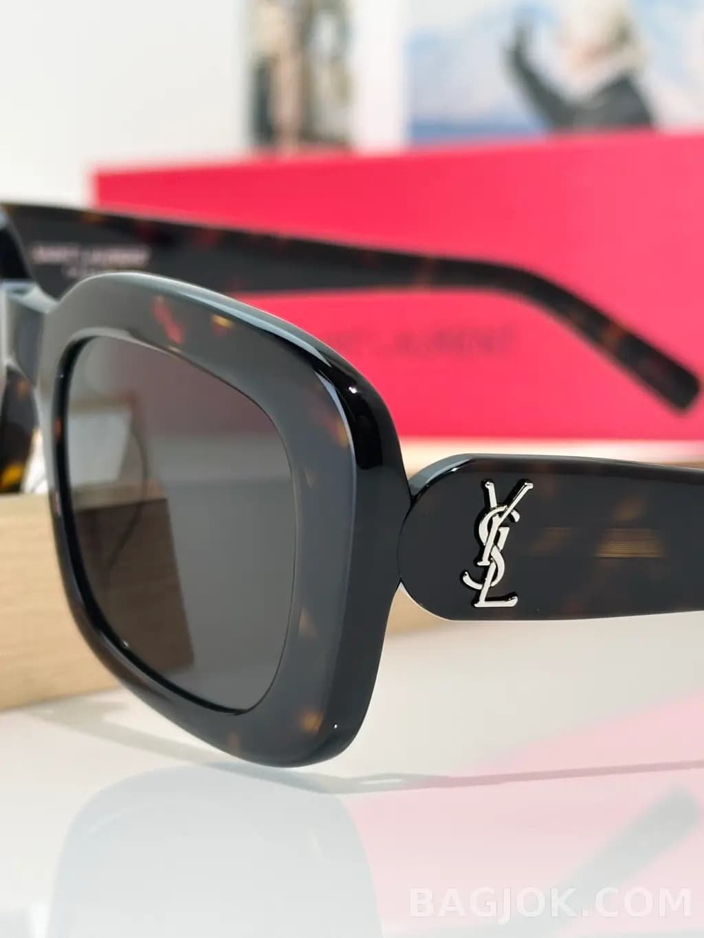 생로랑 SAINT LAURENT Rectangular Tortoise Sunglasses 상세 이미지