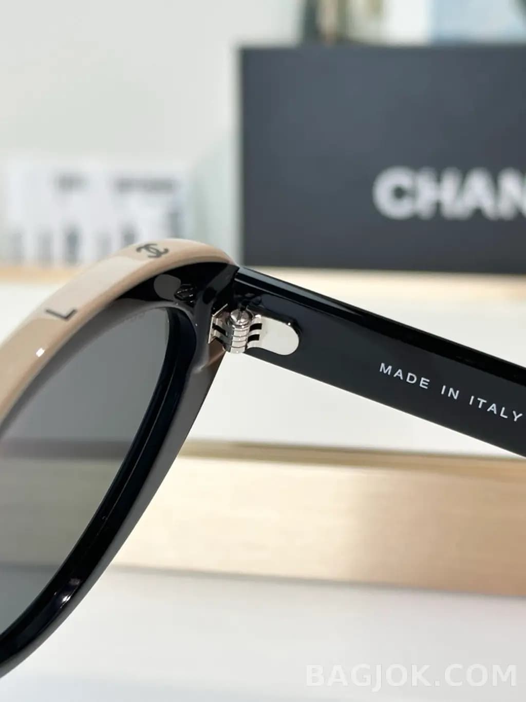 샤넬 CHANEL Cat-Eye Lettering Sunglasses 상세 이미지