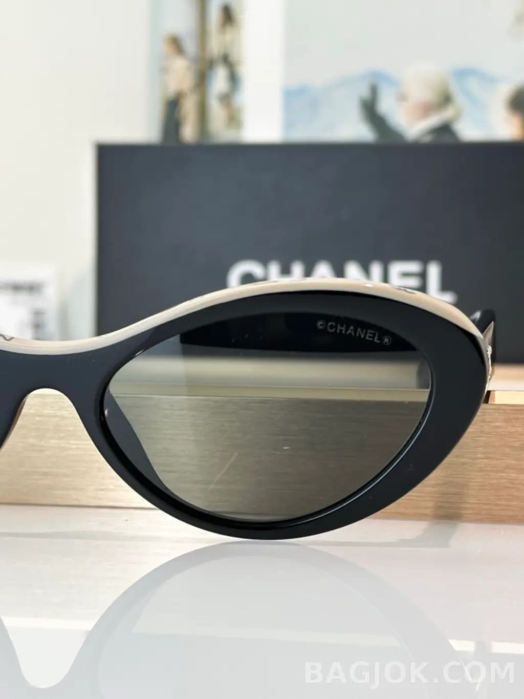 샤넬 CHANEL Cat-Eye Lettering Sunglasses 상세 이미지