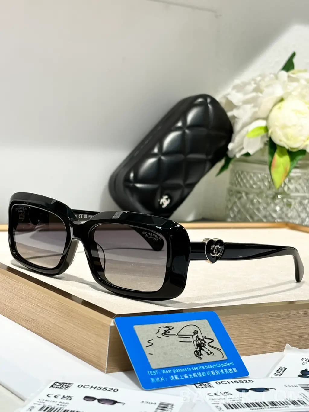 샤넬 CHANEL Rectangular Heart CC Sunglasses (CH5520) 상세 이미지