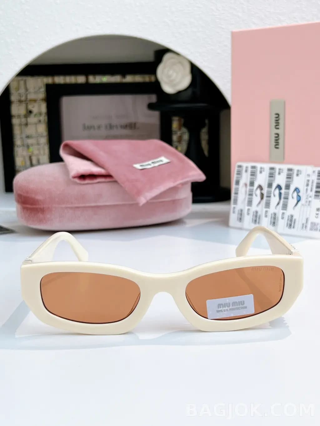 미우미우 MIU MIU SMU B04-F Sunglasses 상세 이미지