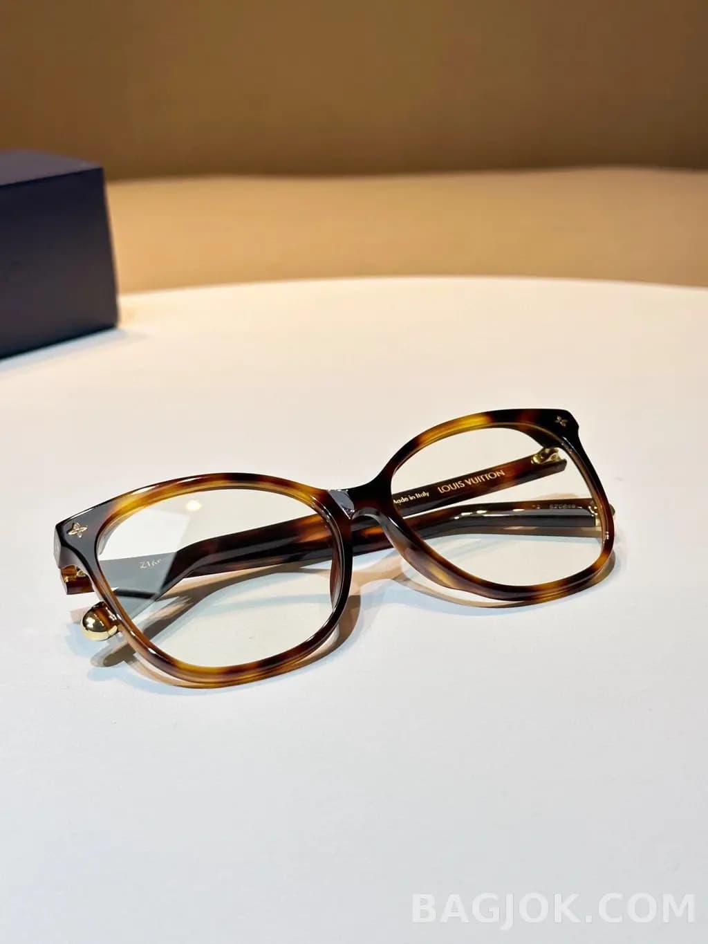 루이비통 LOUIS VUITTON Cat-eye Glasses 상세 이미지
