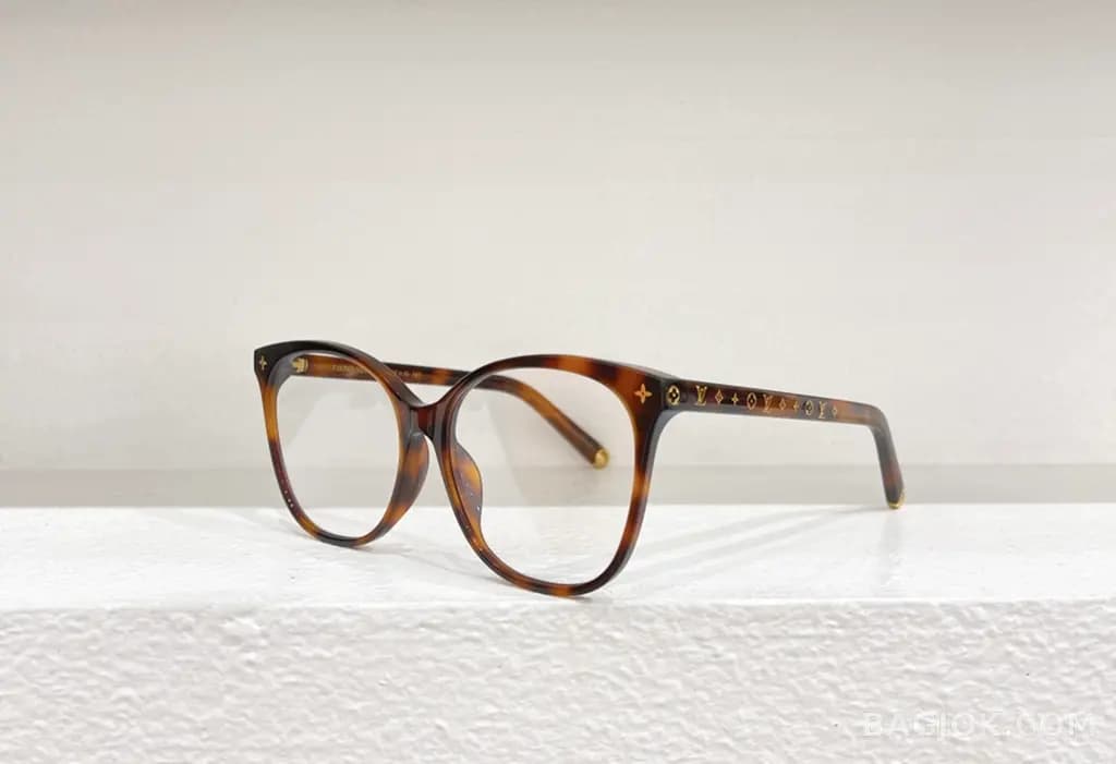 루이비통 LOUIS VUITTON Cat-eye Glasses 상세 이미지