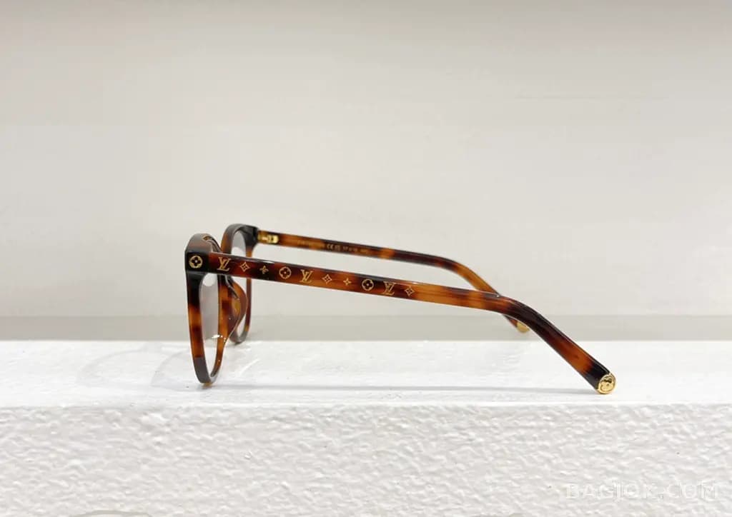 루이비통 LOUIS VUITTON Cat-eye Glasses 상세 이미지