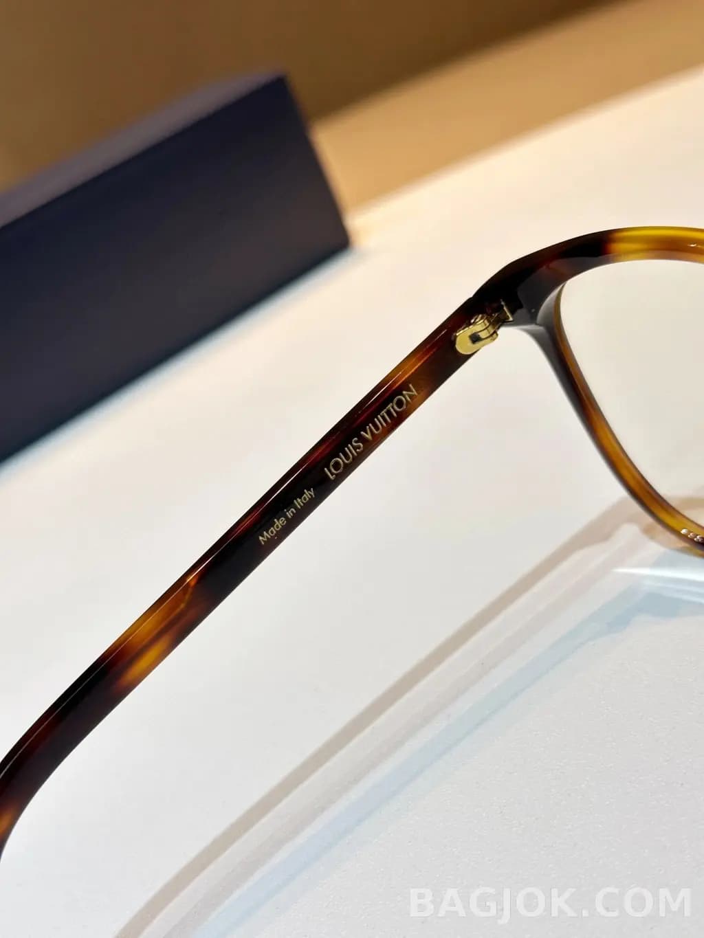 루이비통 LOUIS VUITTON Cat-eye Glasses 상세 이미지