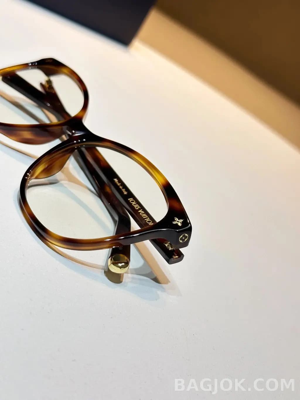 루이비통 LOUIS VUITTON Cat-eye Glasses 상세 이미지