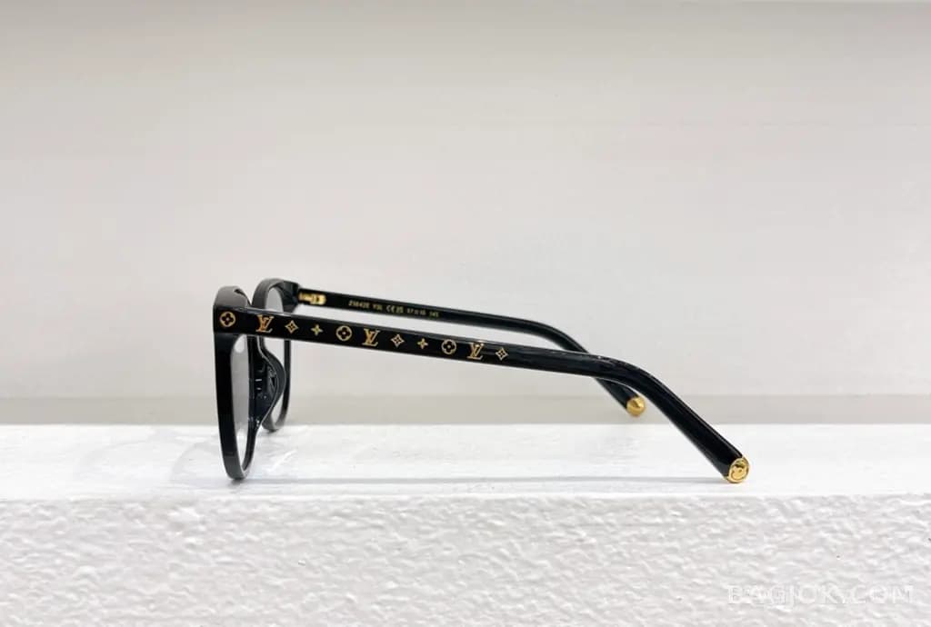 루이비통 LOUIS VUITTON Cat-eye Glasses 상세 이미지