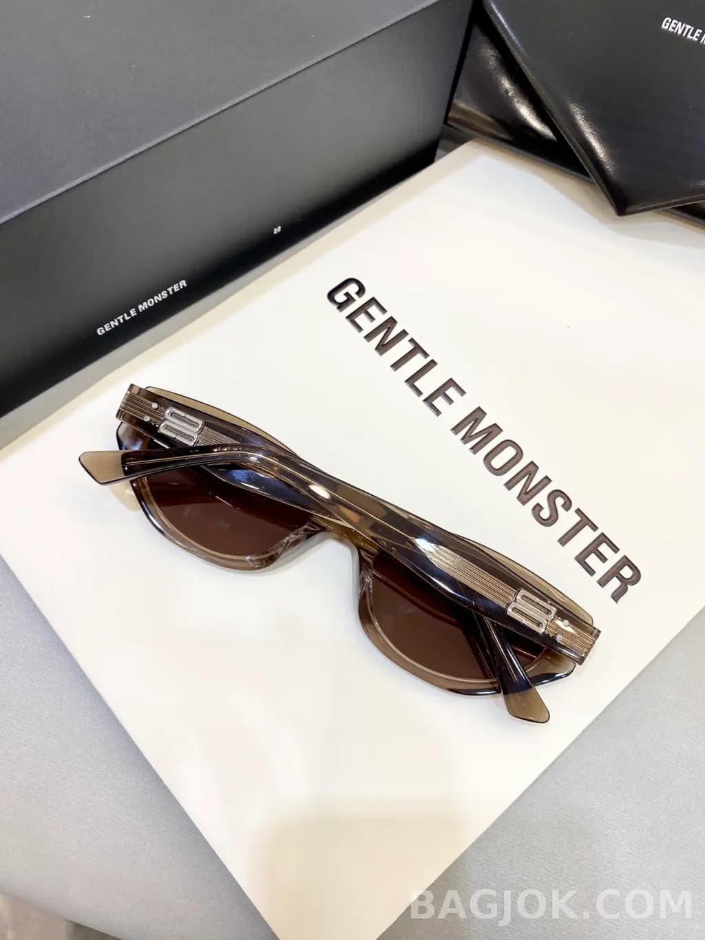 젠틀 몬스터 GENTLE MONSTER ROCOCO Sunglasses 상세 이미지