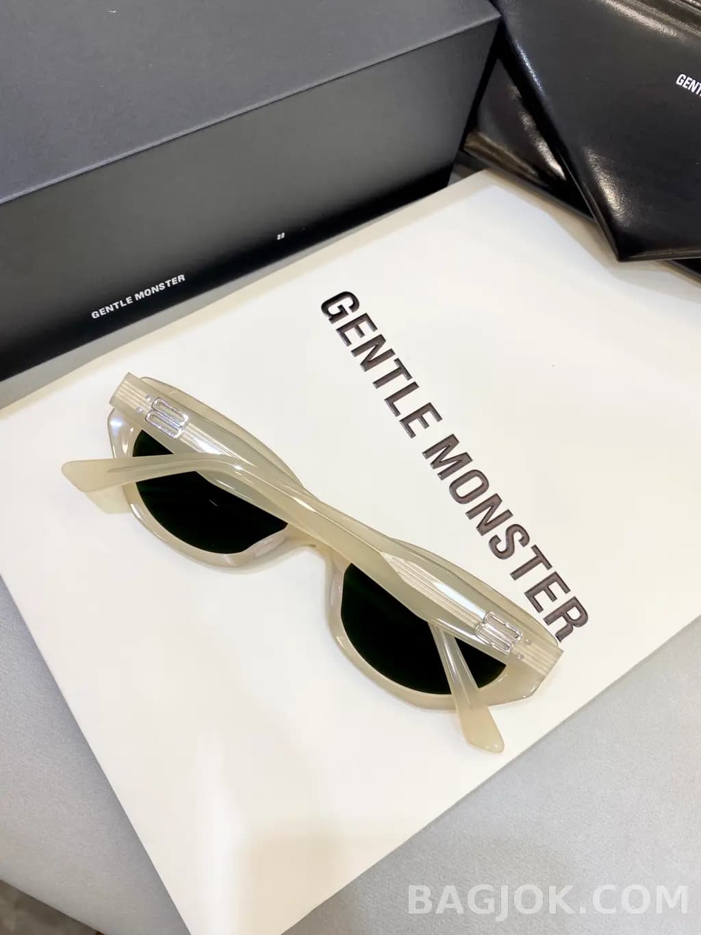 젠틀 몬스터 GENTLE MONSTER ROCOCO Sunglasses 상세 이미지