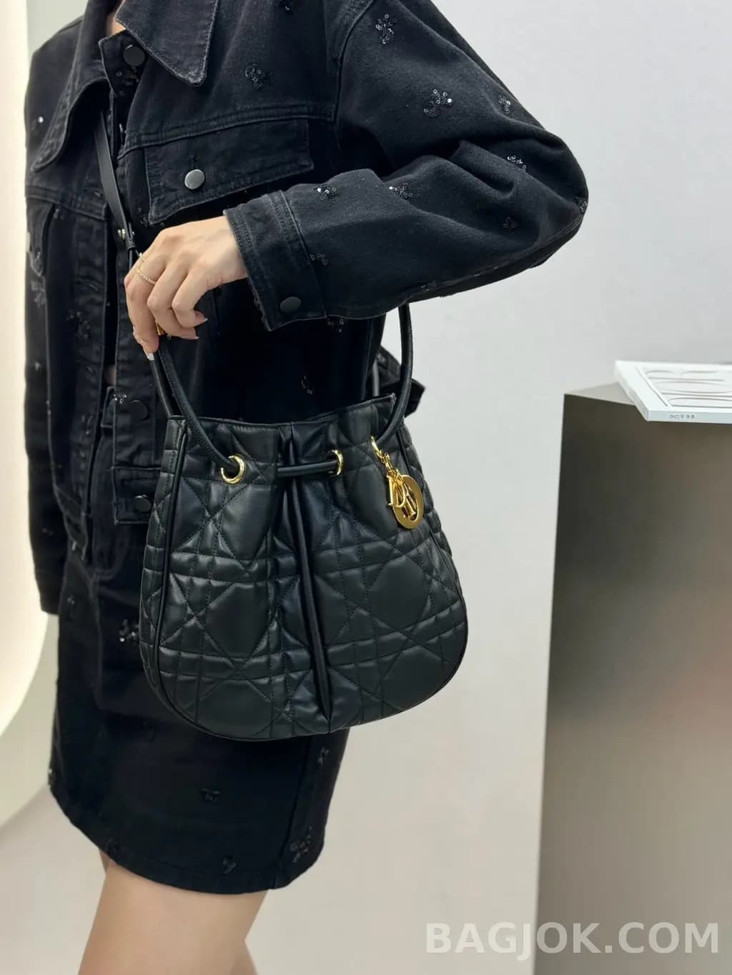 디올 디올 매크로까나쥬 노리타 숄더백 미디움 상세 이미지