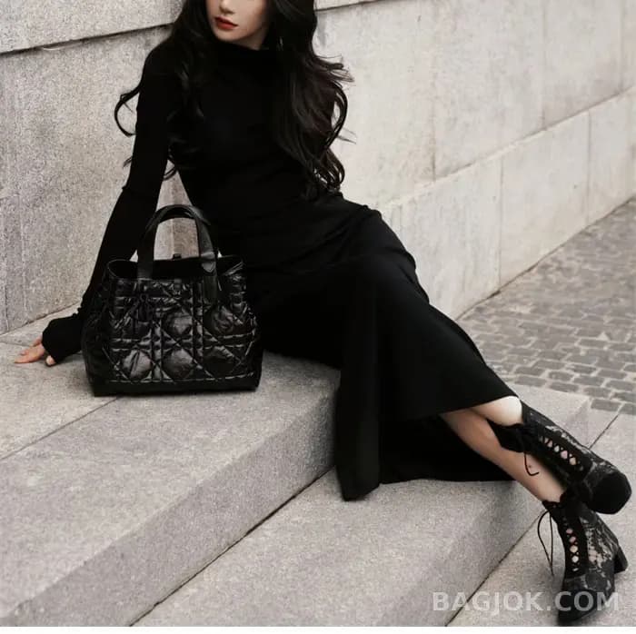 디올 디올 매크로까나쥬 크링클 뚜주흐백 미디움 상세 이미지