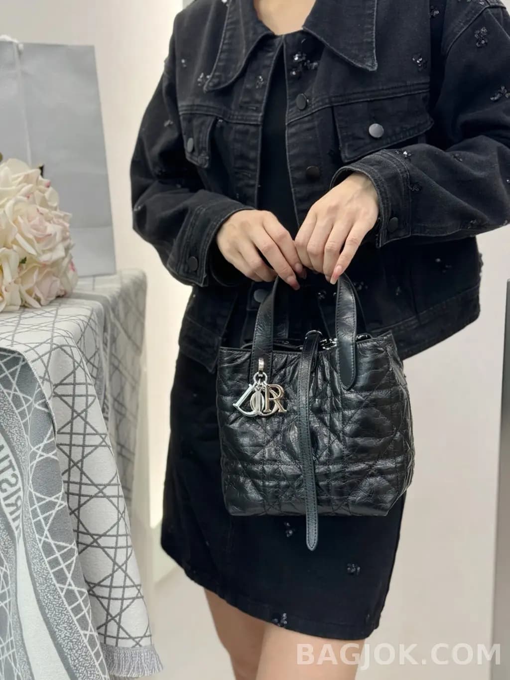 디올 디올 매크로까나쥬 크링클 버티컬 뚜주흐백 스몰 상세 이미지