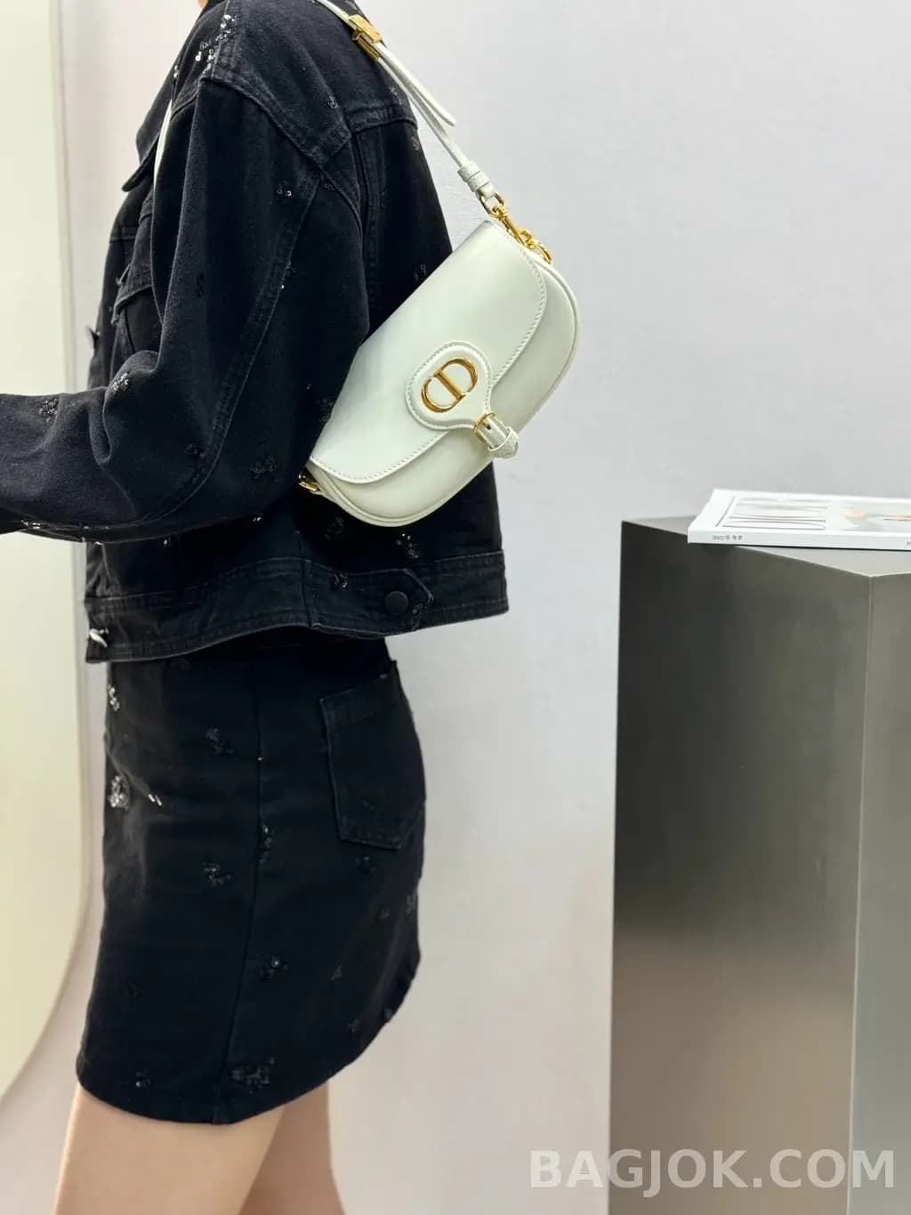 디올 디올 바비백 레더 이스트웨스트 상세 이미지