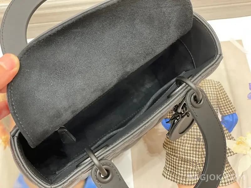 디올 디올 울트라 매트 레이디백 스몰 상세 이미지