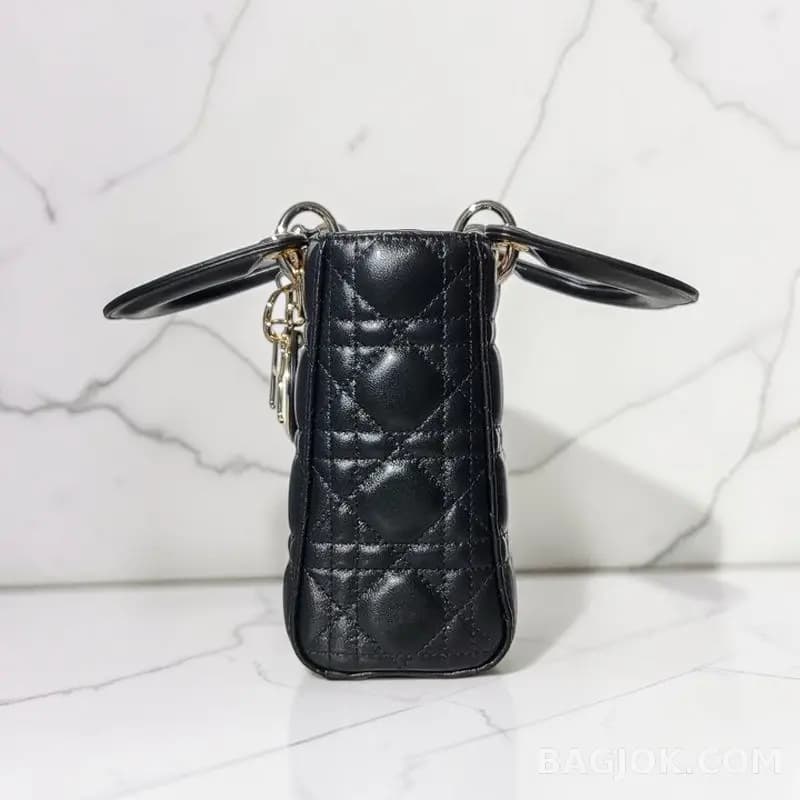 디올 디올 레이디 백 스몰 (램스킨) 상세 이미지