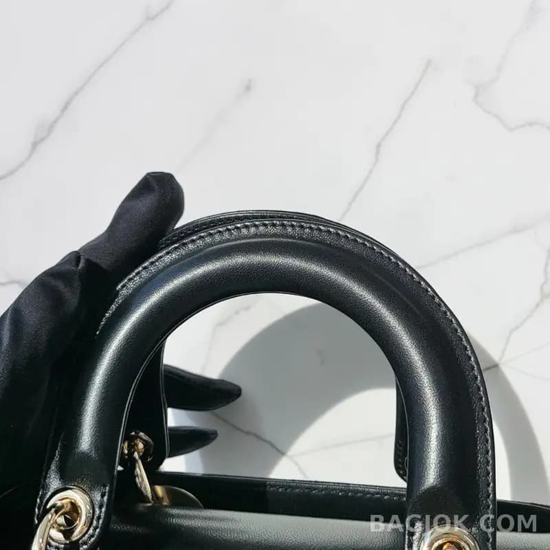 디올 디올 레이디 백 스몰 (램스킨) 상세 이미지