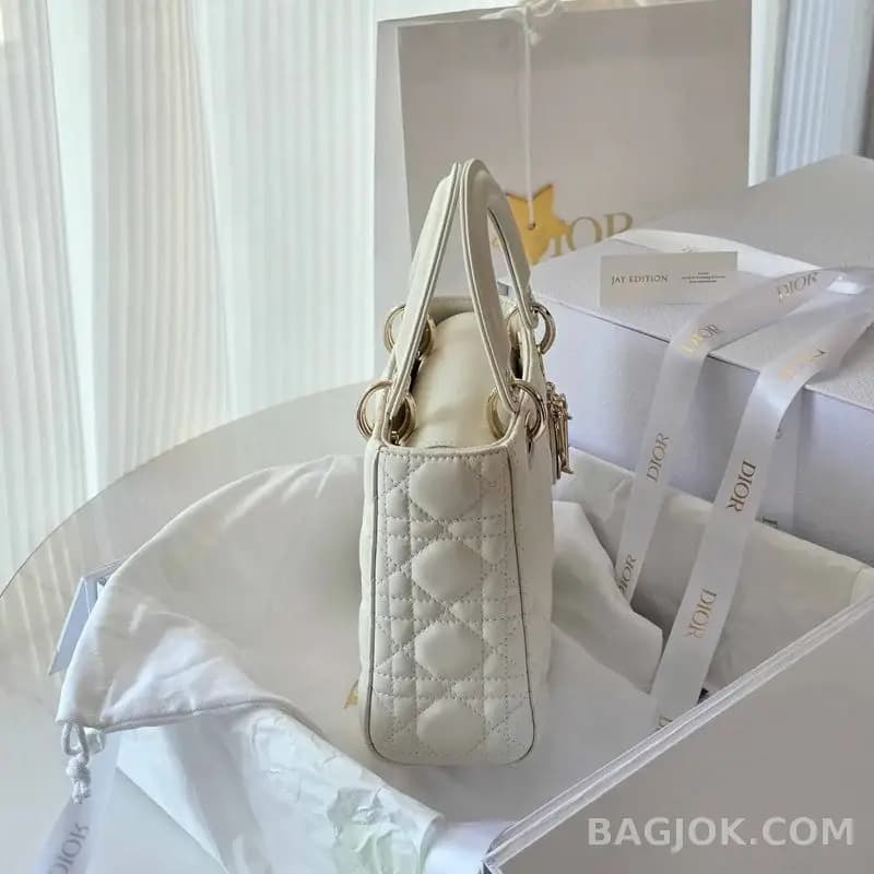 디올 디올 레이디 백 스몰 (램스킨) 상세 이미지