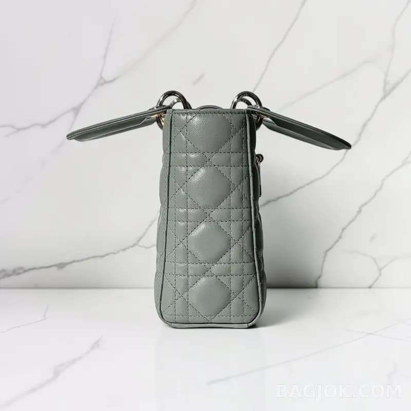 디올 디올 레이디 백 스몰 (램스킨) 상세 이미지