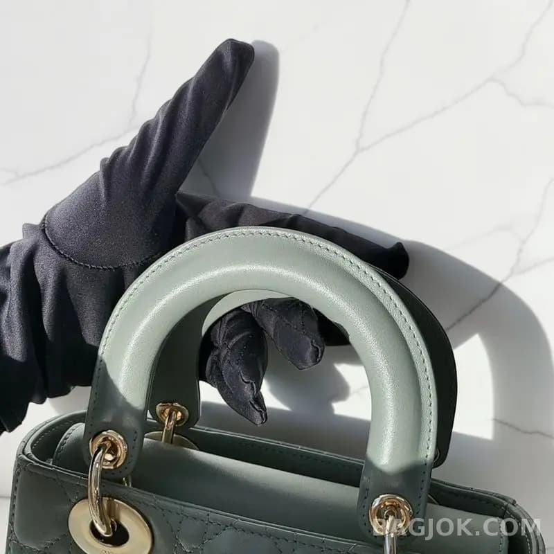 디올 디올 레이디 백 스몰 (램스킨) 상세 이미지