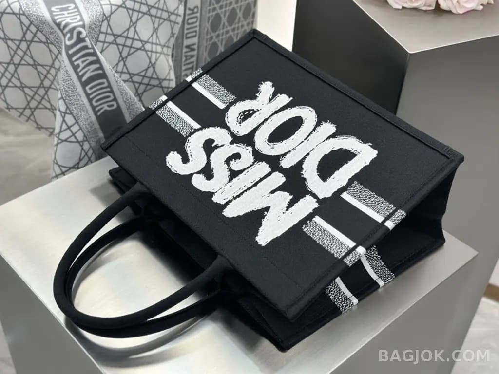 디올 디올 미스 디올 북 토트백 미디움 상세 이미지