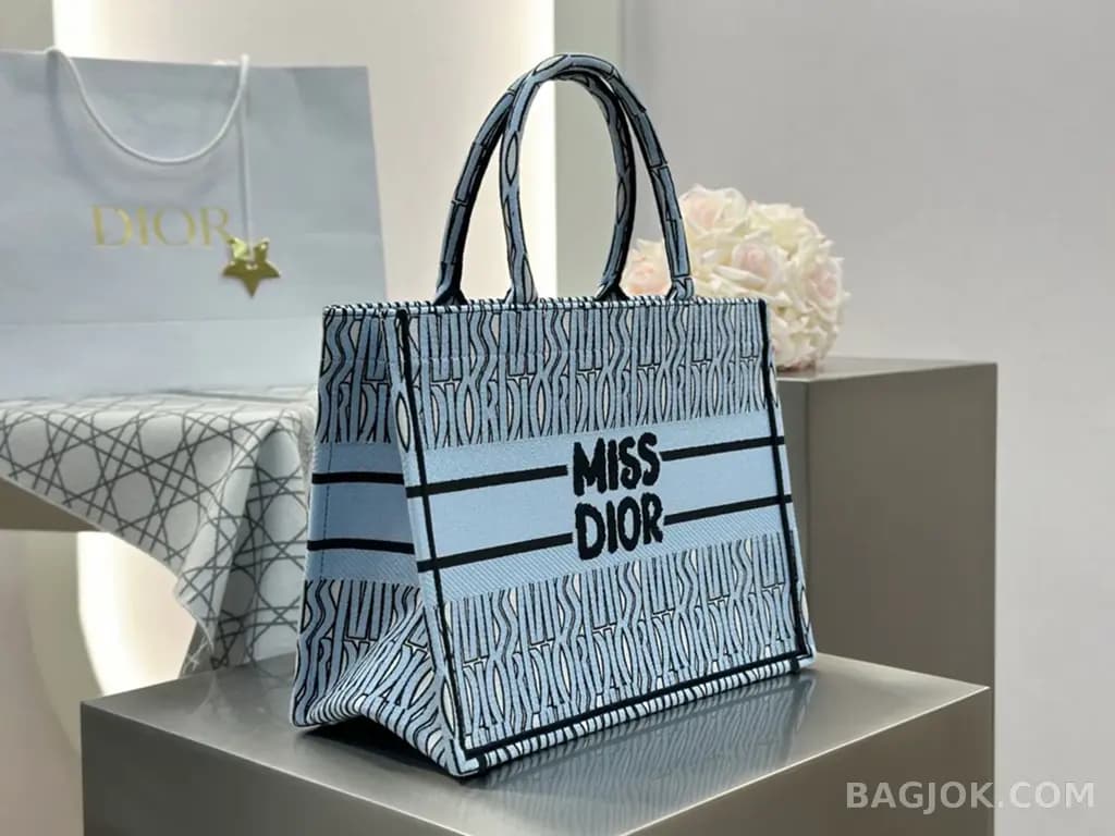 디올 디올 미스 디올 울오버 북 토트백 미디움 상세 이미지
