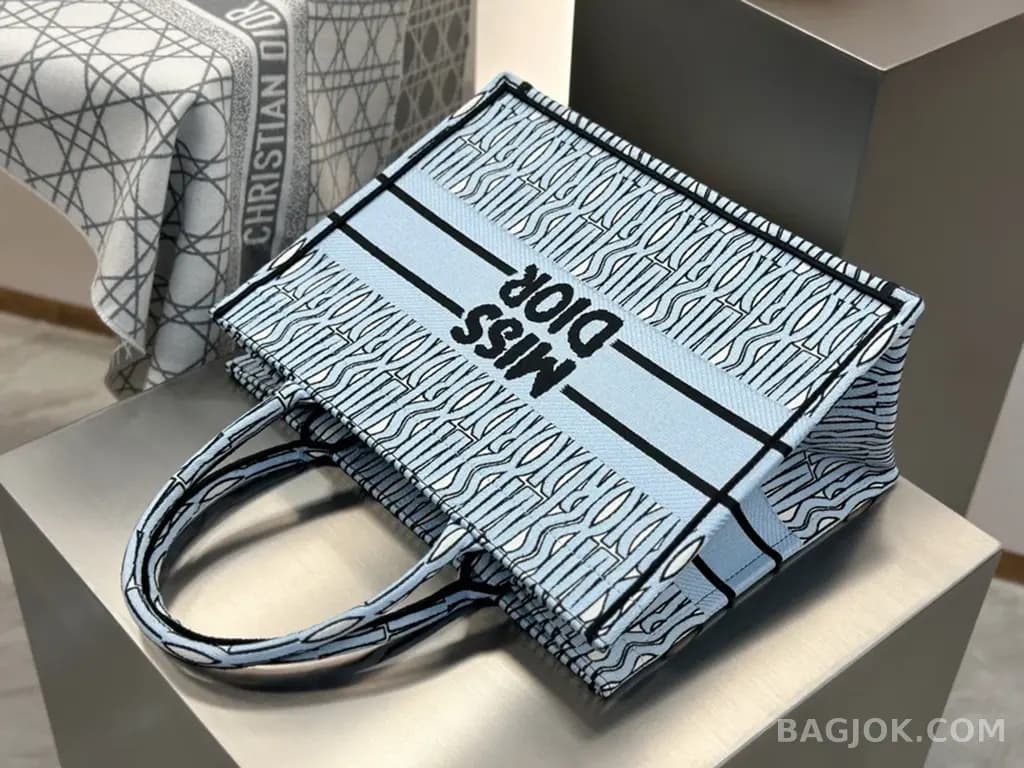 디올 디올 미스 디올 울오버 북 토트백 미디움 상세 이미지