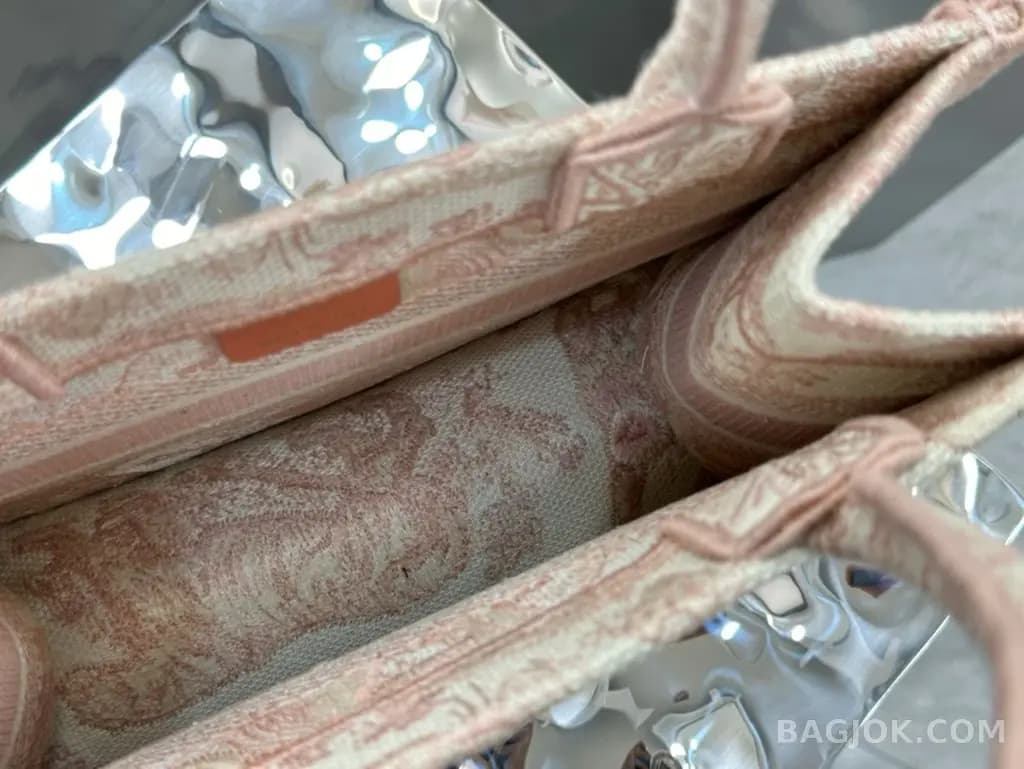 디올 디올 트왈 드 주이 리버스 자수 북 토트백 스몰 상세 이미지