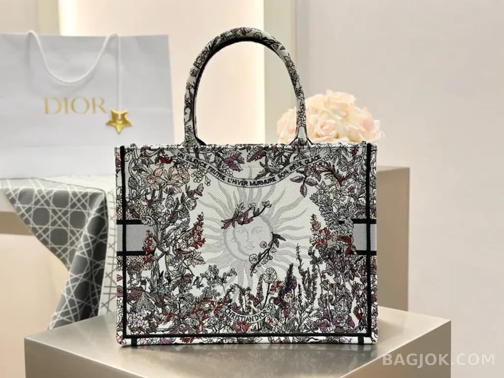 디올 디올 쎄종 쏠레이 자수 북 토트백 미디움 상세 이미지