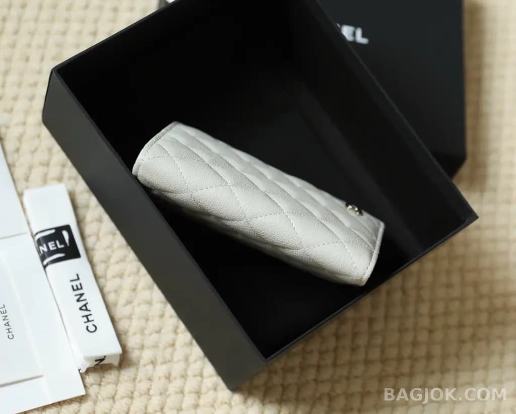 샤넬 C 클래식 여권지갑 상세 이미지
