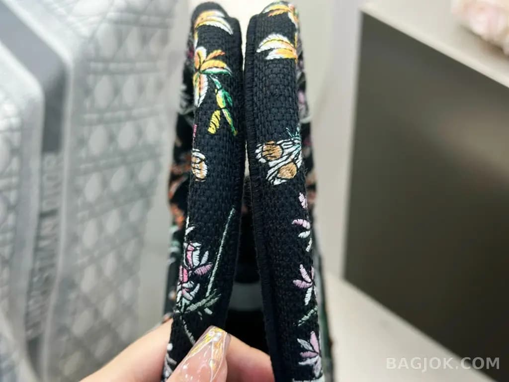 디올 디올 헤르바리움 자수 북 토트백 미디움 상세 이미지