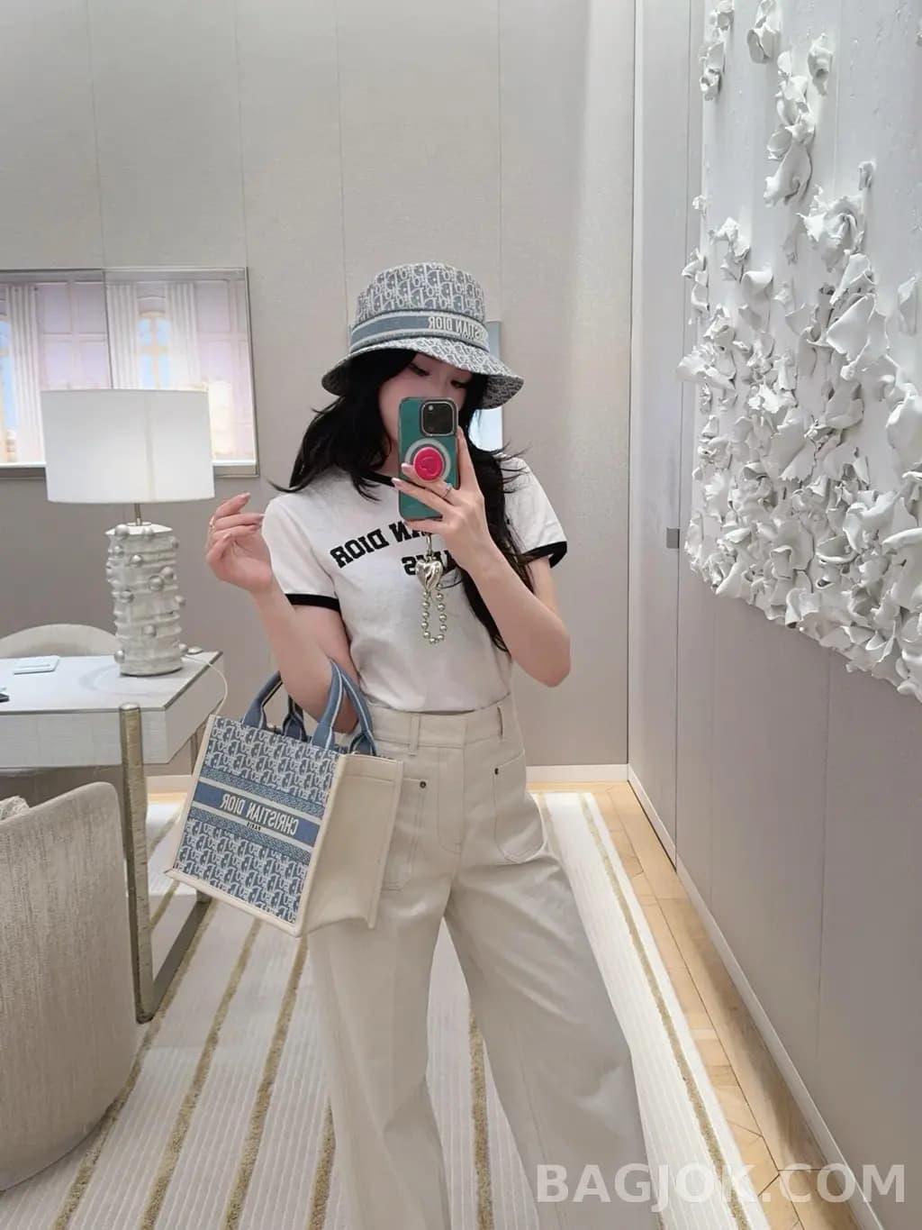 디올 디올 오블리크 샴브레이 북 토트백 스몰 상세 이미지