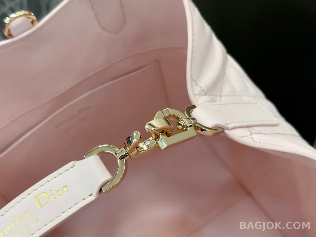 디올 디올 버티컬 뚜주흐백 미디움 상세 이미지