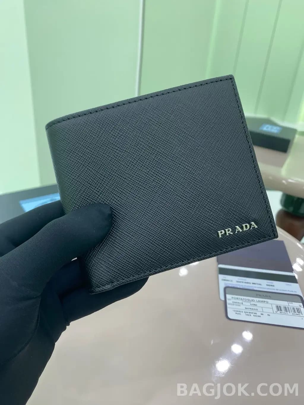 프라다 프라다 메탈 로고 사피아노 반지갑 상세 이미지